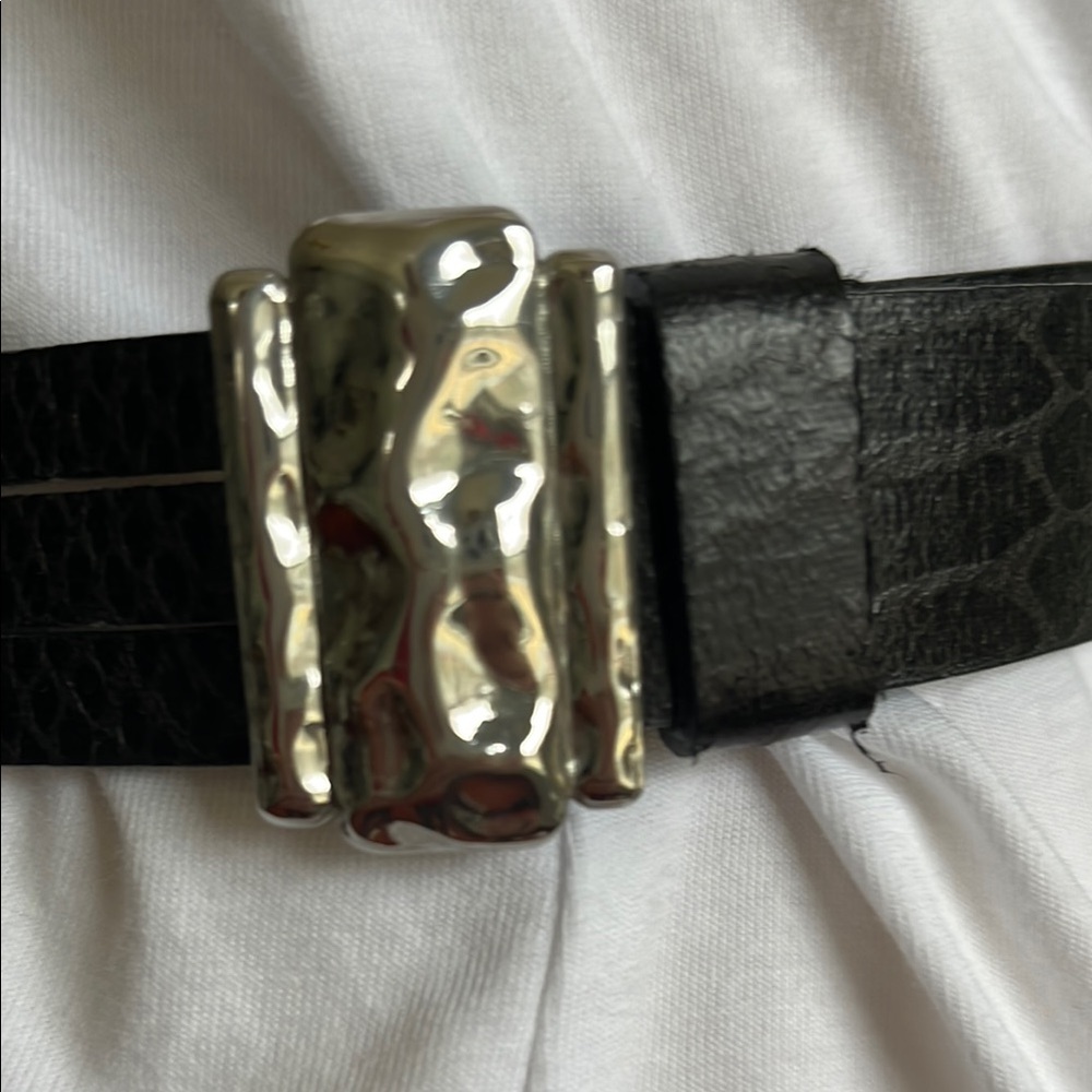 Stylish Black Belt with Silver Buckle - Picture 3 of 7